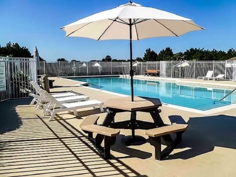 Highlands Community pool